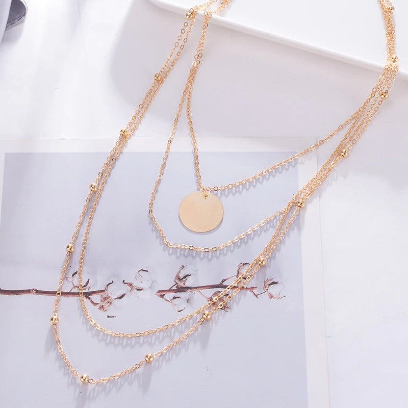 Mehrschichtige Halskette mit Anhängern und Kette im Bohemian-Stil