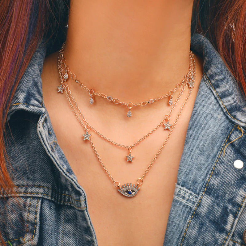 Mehrschichtige Halskette mit Anhängern und Kette im Bohemian-Stil