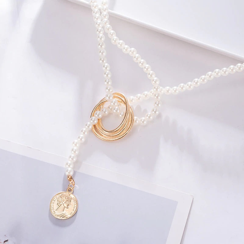 Mehrschichtige Halskette mit Anhängern und Kette im Bohemian-Stil