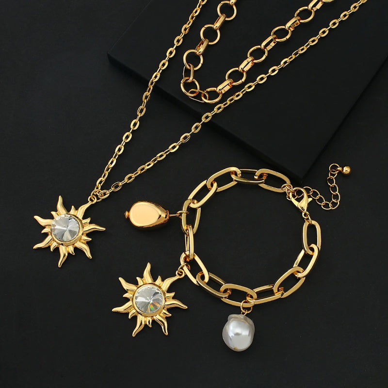 Mehrlagige, klobige Ketten mit Halsketten mit Sonnenanhänger aus Strass