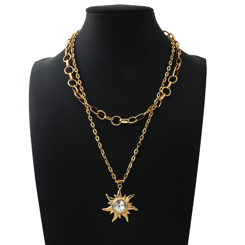 Mehrlagige, klobige Ketten mit Halsketten mit Sonnenanhänger aus Strass