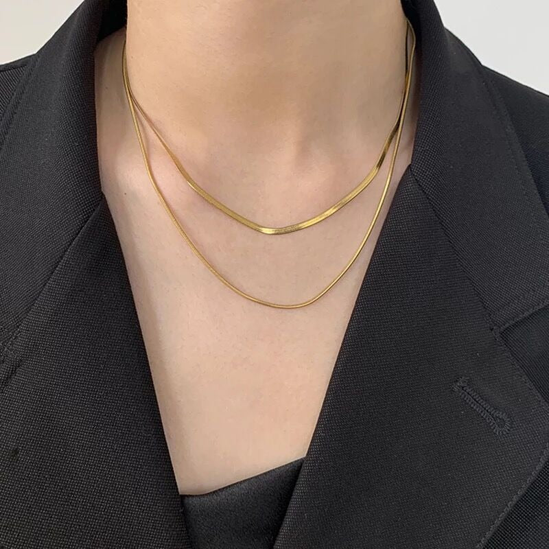 Mehrlagige dicke Chokerkette mit Perlen- und Herzanhänger