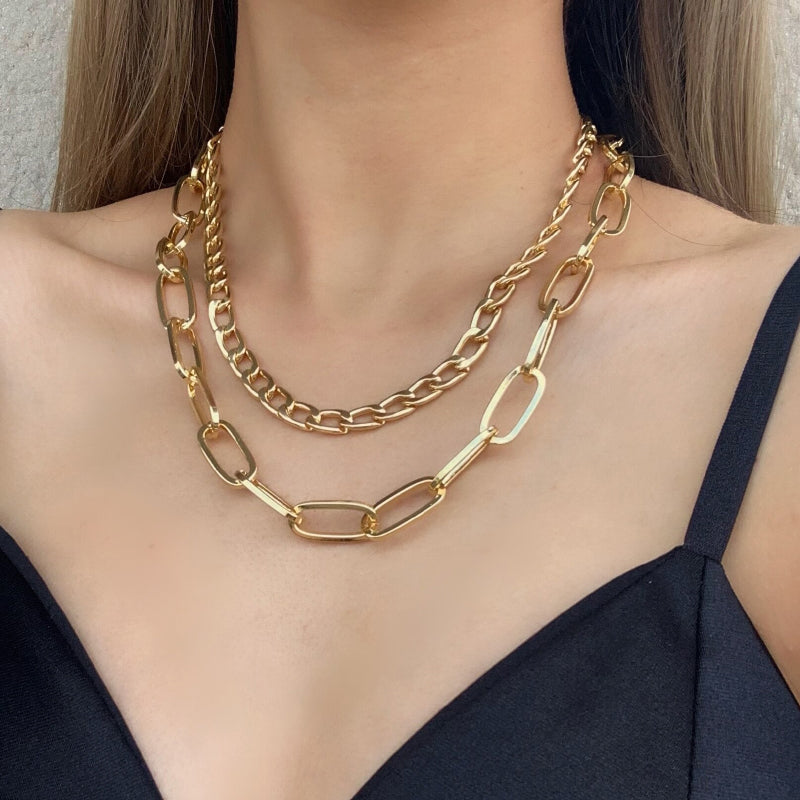 Mehrlagige dicke Chokerkette mit Perlen- und Herzanhänger