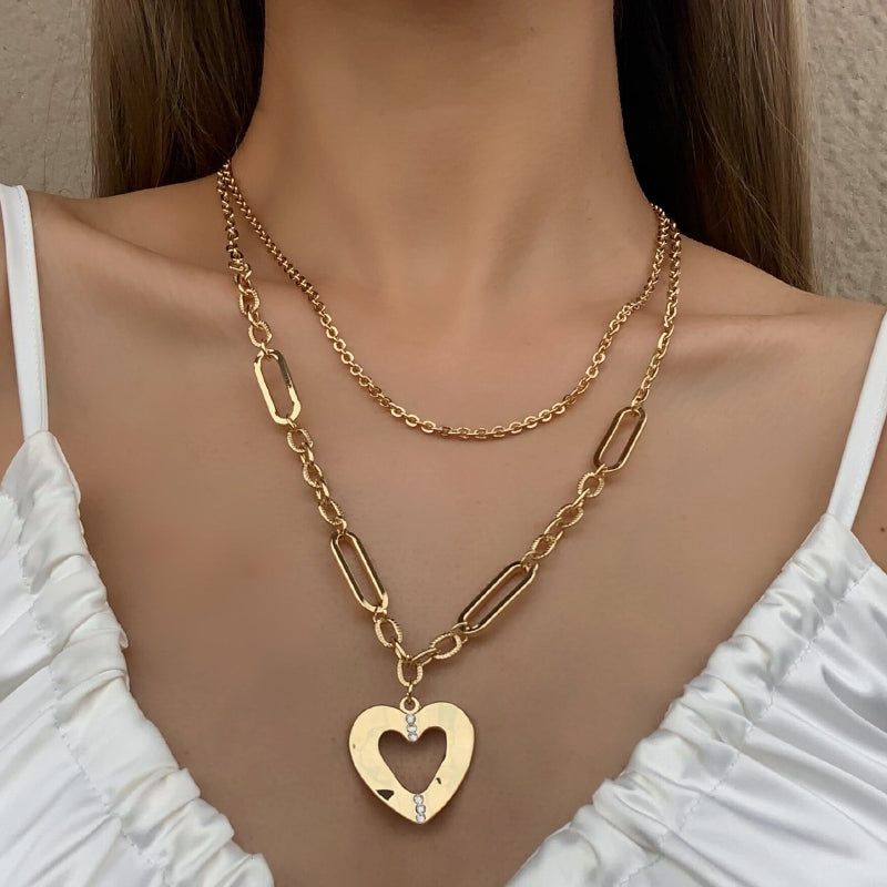 Mehrlagige dicke Chokerkette mit Perlen- und Herzanhänger
