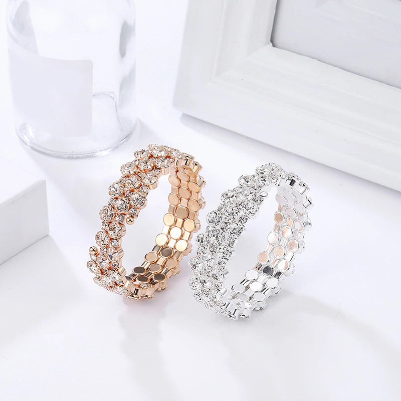 Mehrreihige verstellbare Armreifen mit Strasssteinen