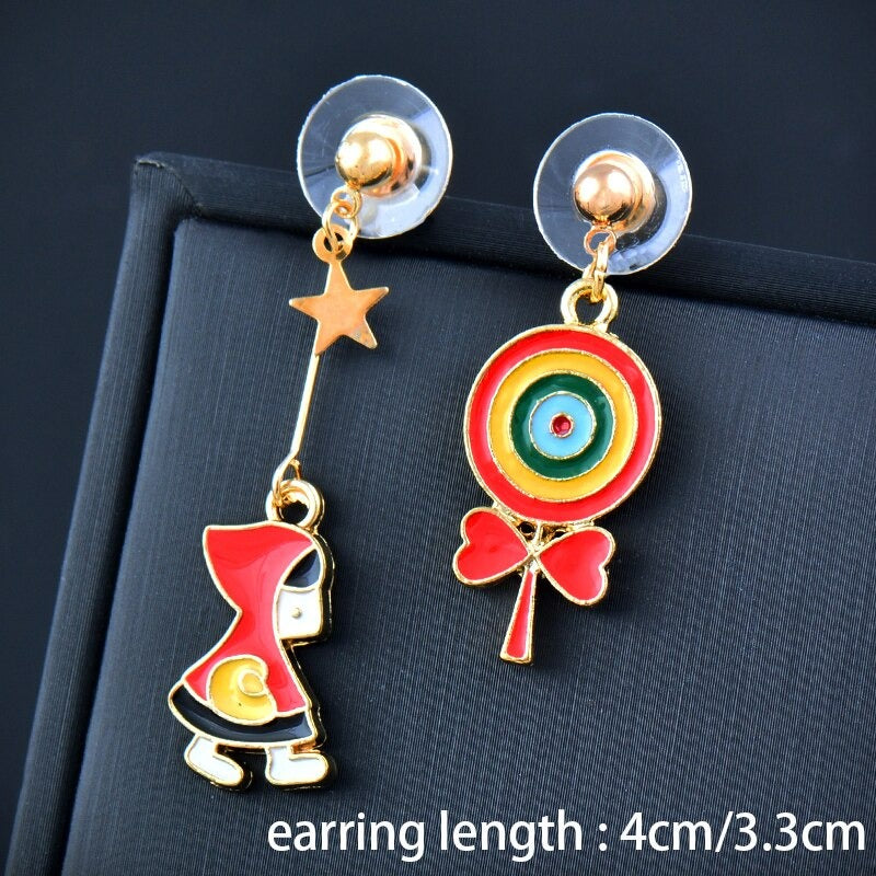 Kollektion farbenfroher, asymmetrischer Emaille-Ohrhänger in verschiedenen Stilen