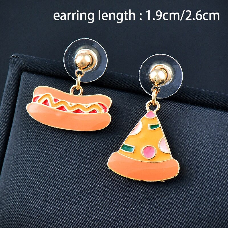 Kollektion farbenfroher, asymmetrischer Emaille-Ohrhänger in verschiedenen Stilen