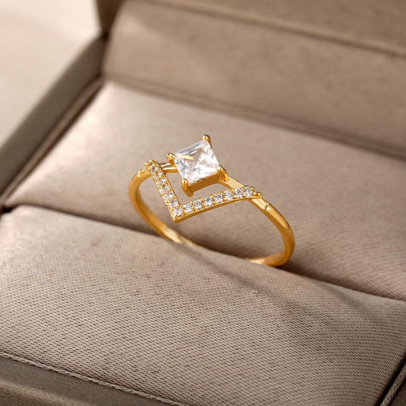 Mythische schimmernde Sonnen- und Blumenringe aus Mondstein