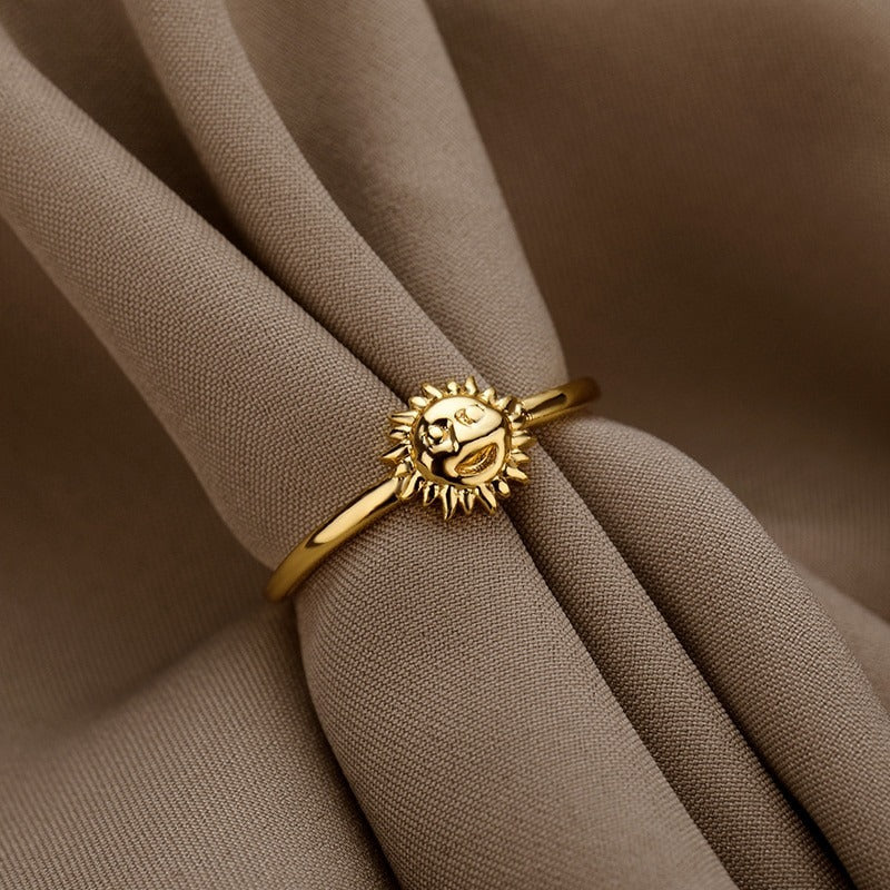 Mythische schimmernde Sonnen- und Blumenringe aus Mondstein