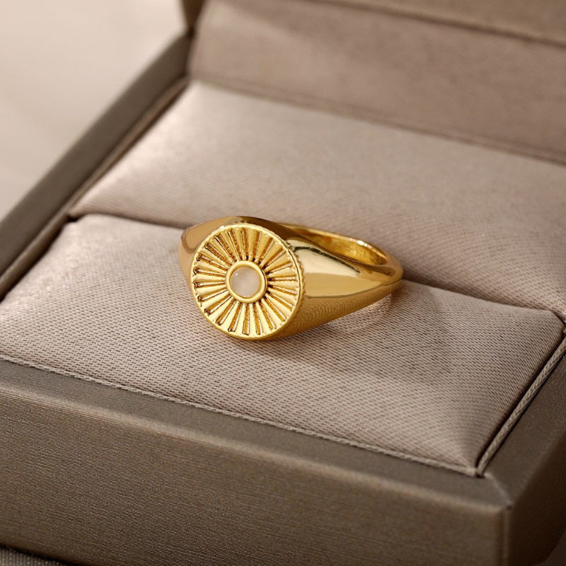 Mythische schimmernde Sonnen- und Blumenringe aus Mondstein