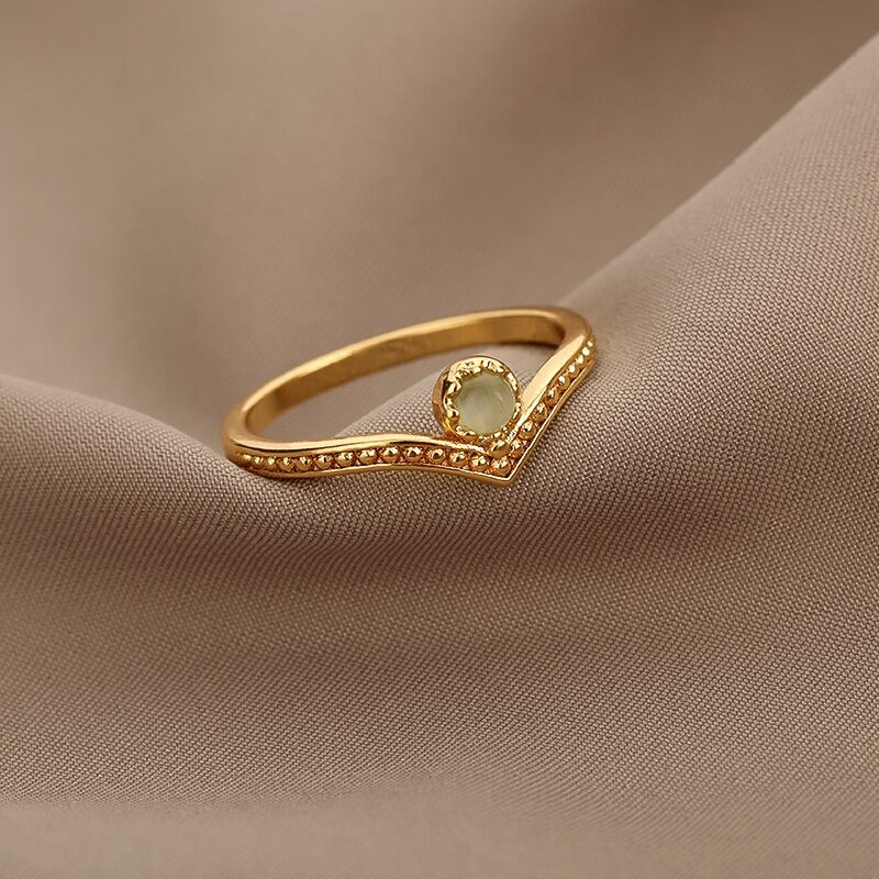 Mythische schimmernde Sonnen- und Blumenringe aus Mondstein