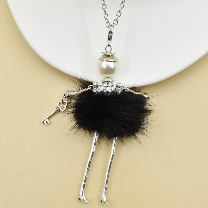 Süße und charmante Fashionista-Halskettenpuppen für Frauen.