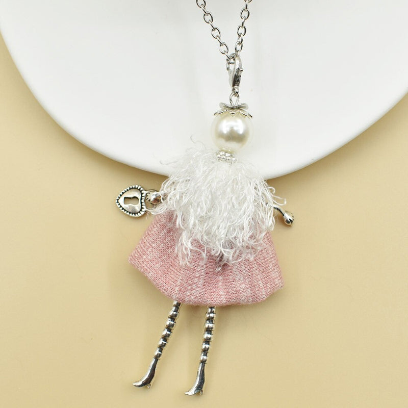 Süße und charmante Fashionista-Halskettenpuppen für Frauen.