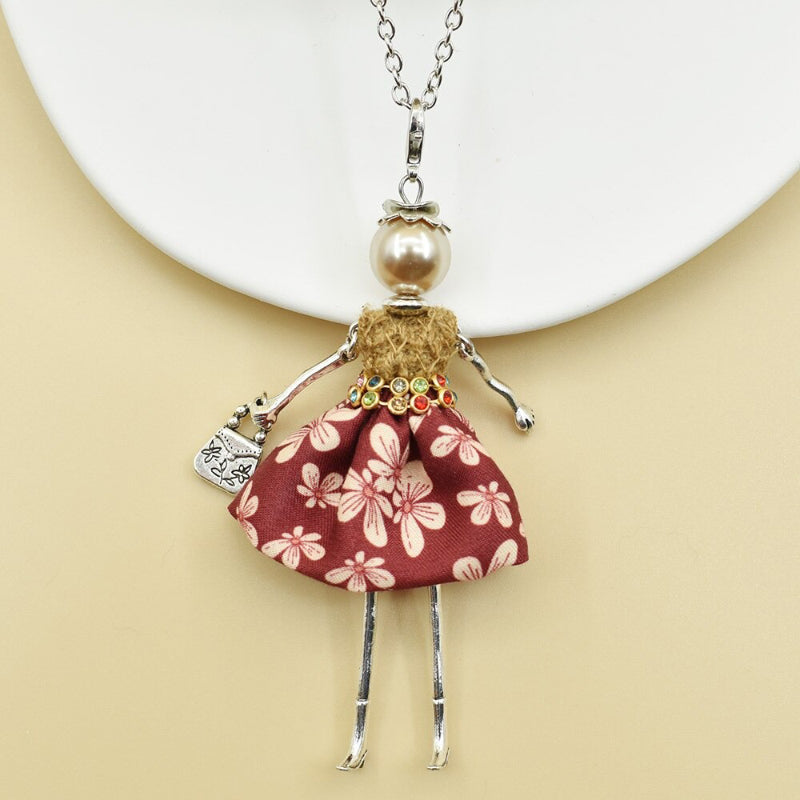 Süße und charmante Fashionista-Halskettenpuppen für Frauen.