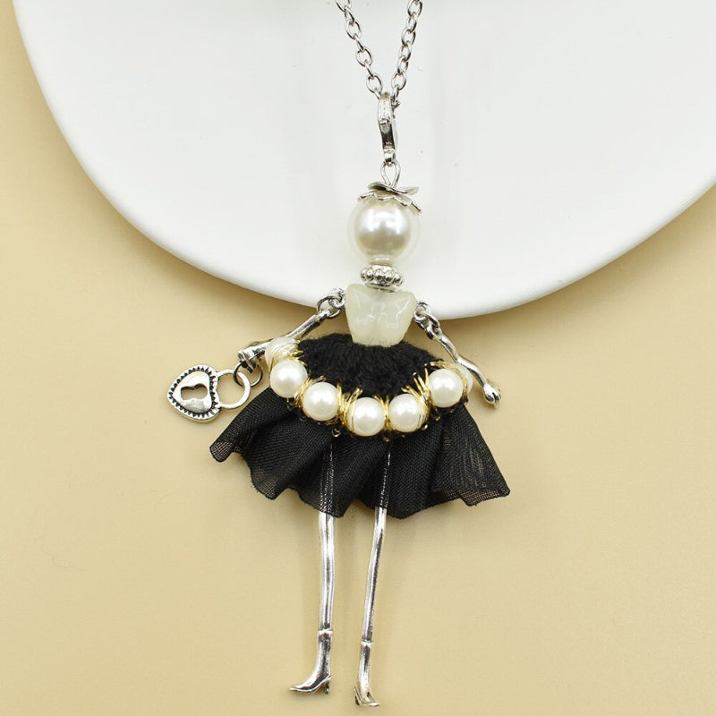 Süße und charmante Fashionista-Halskettenpuppen für Frauen.