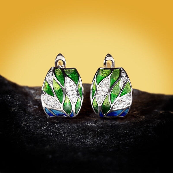 Von der Natur inspirierte Ohrringe mit Emaille-Zirkon in Blattform