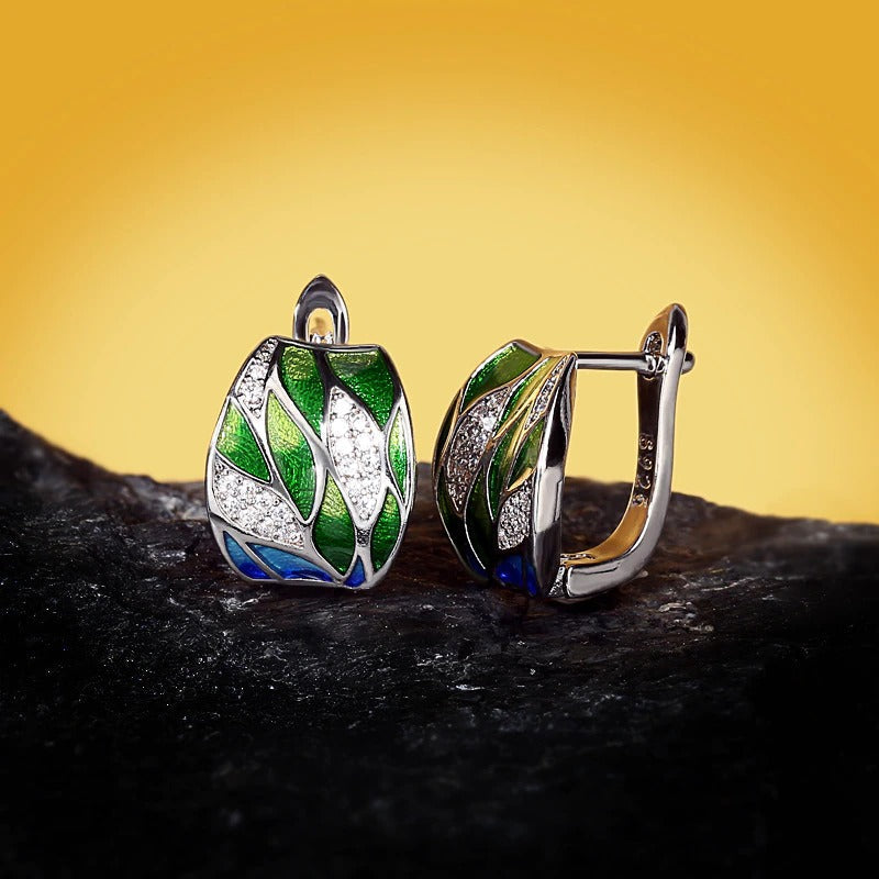 Von der Natur inspirierte Ohrringe mit Emaille-Zirkon in Blattform