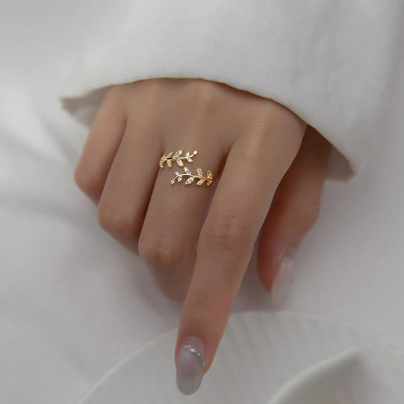 Von der Natur inspirierte verstellbare Ringe mit Zirkoniablättern