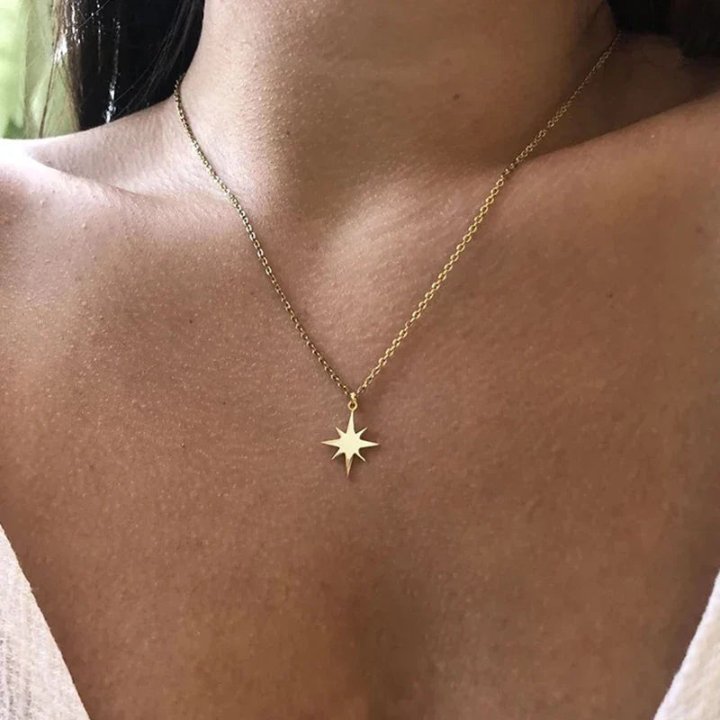 Goldene Halskette mit Sonnenanhänger – Eleganter Sunburst, himmlischer Starburst-Schmuck