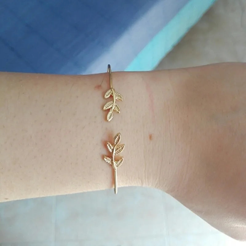 Blattgold-Armband | Schicker minimalistischer Schmuck | Eleganter schmaler Armreif