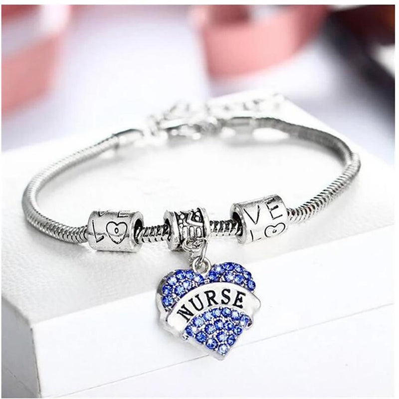 Krankenschwester-Armband mit Kristall-Anhänger „Love and Heart“