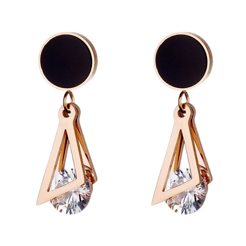 Trendy geometrische Ohrringe aus Edelstahl