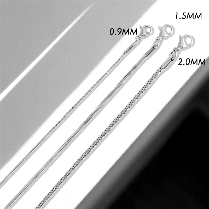 Verstellbares silbernes Manschettenarmband - Minimalistisches, elegantes Unisex-Design