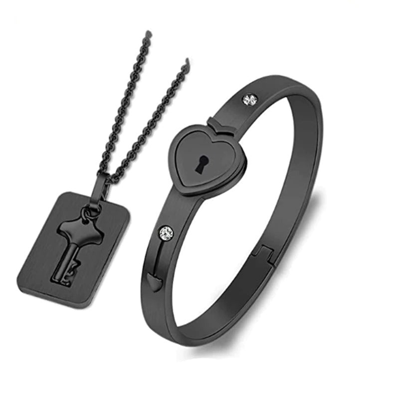 Schmuckset für leidenschaftliche Paare mit Herz-Armband und Halskette mit Schlüsselanhänger