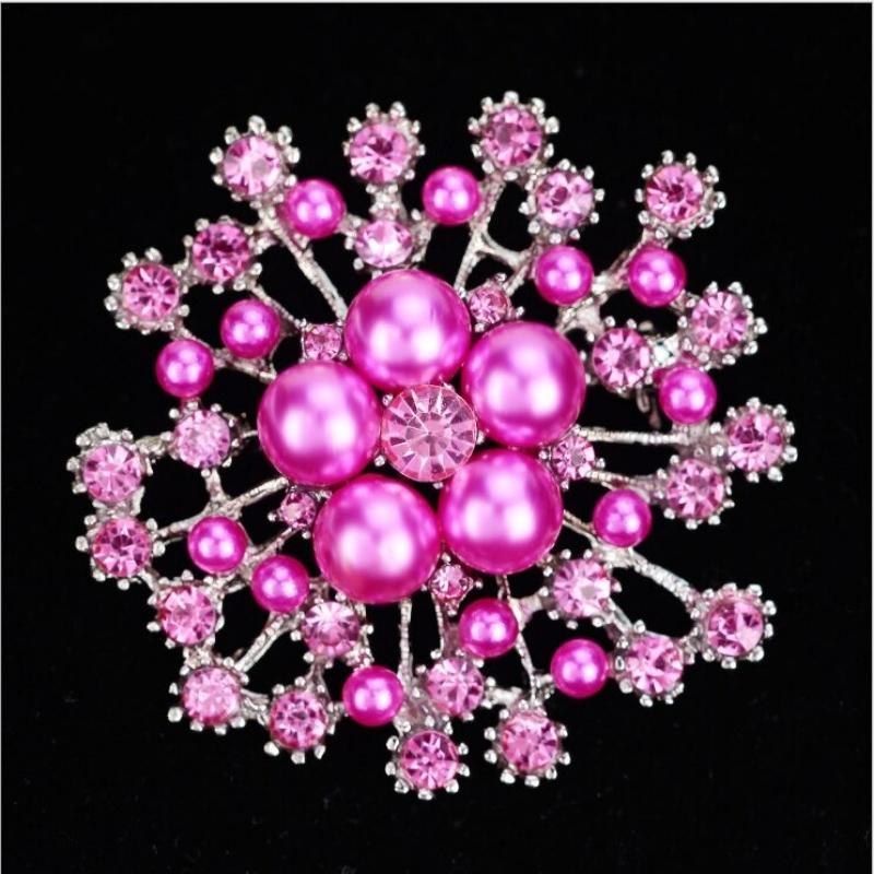 Perlenblumen-Strassbrosche