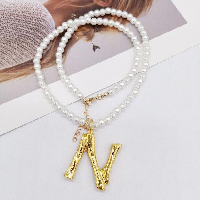 Personalisierte Buchstabenkette mit Perlen