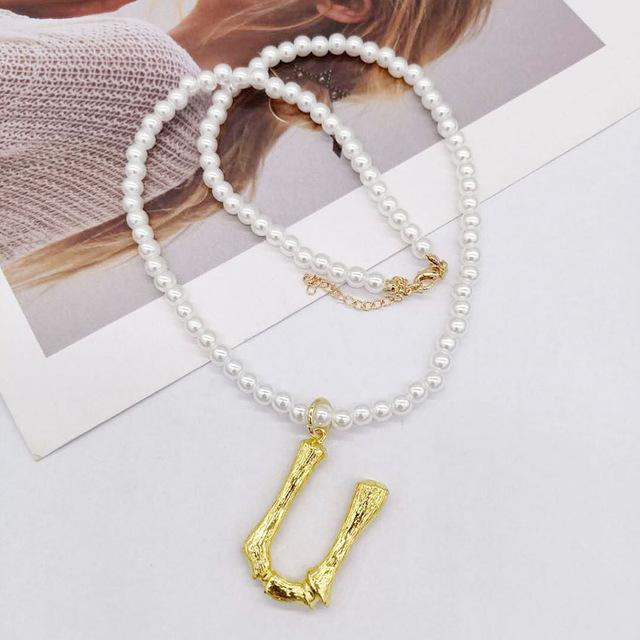 Personalisierte Buchstabenkette mit Perlen