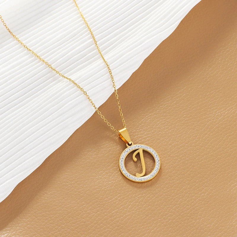 Personalisierte Halsketten mit kursivem Anfangsbuchstaben und Anhänger aus Strasssteinen