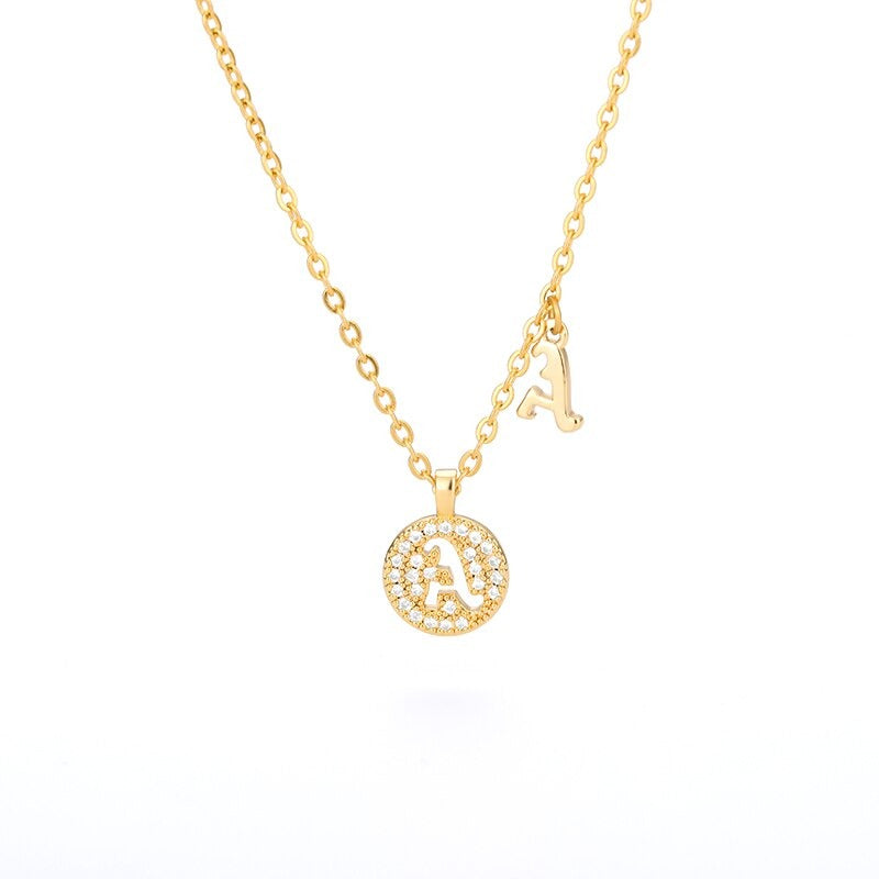 Personalisierte zierliche Halsketten mit Buchstabenanhänger aus Zirkonia