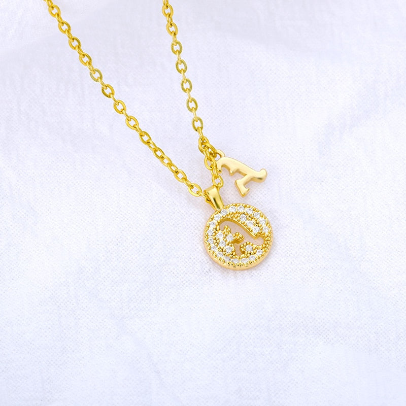 Personalisierte zierliche Halsketten mit Buchstabenanhänger aus Zirkonia