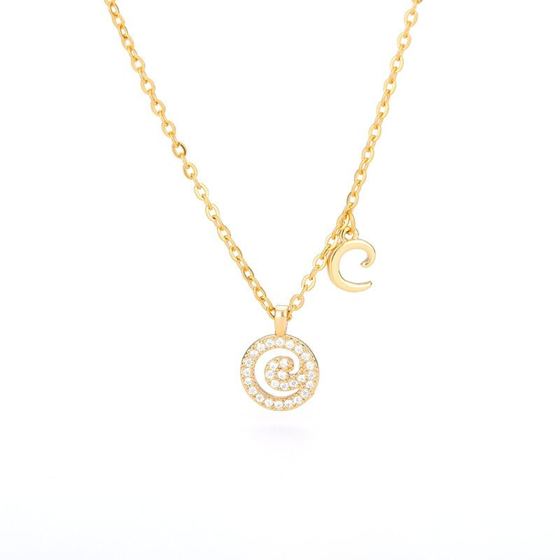 Personalisierte zierliche Halsketten mit Buchstabenanhänger aus Zirkonia