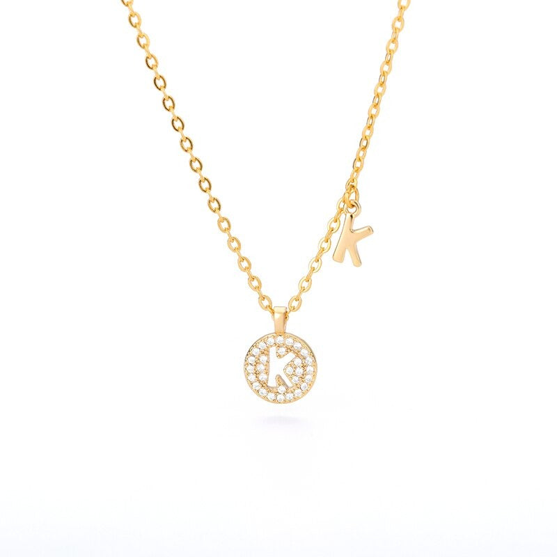 Personalisierte zierliche Halsketten mit Buchstabenanhänger aus Zirkonia