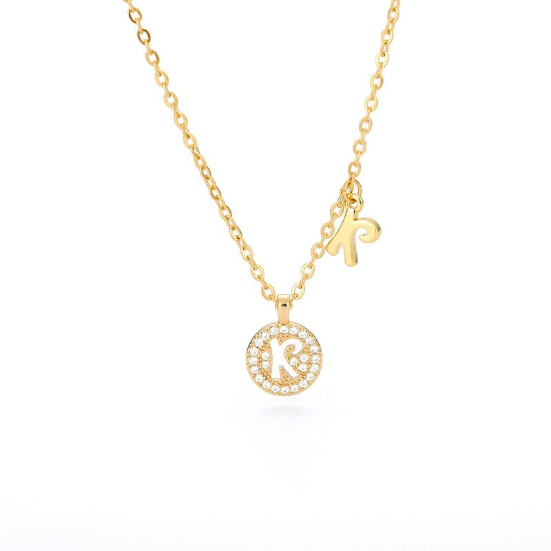 Personalisierte zierliche Halsketten mit Buchstabenanhänger aus Zirkonia