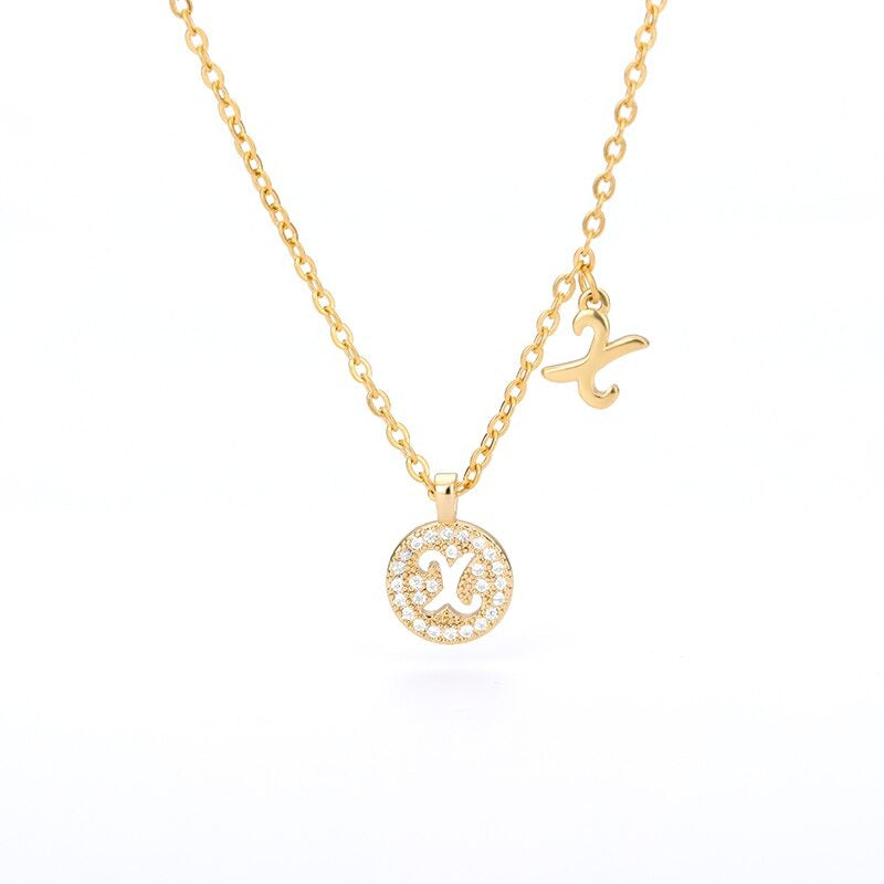 Personalisierte zierliche Halsketten mit Buchstabenanhänger aus Zirkonia