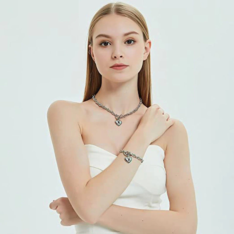 Personalisierte Schmucksets mit Halskette und Armband mit Anfangsbuchstaben „Love Heart“