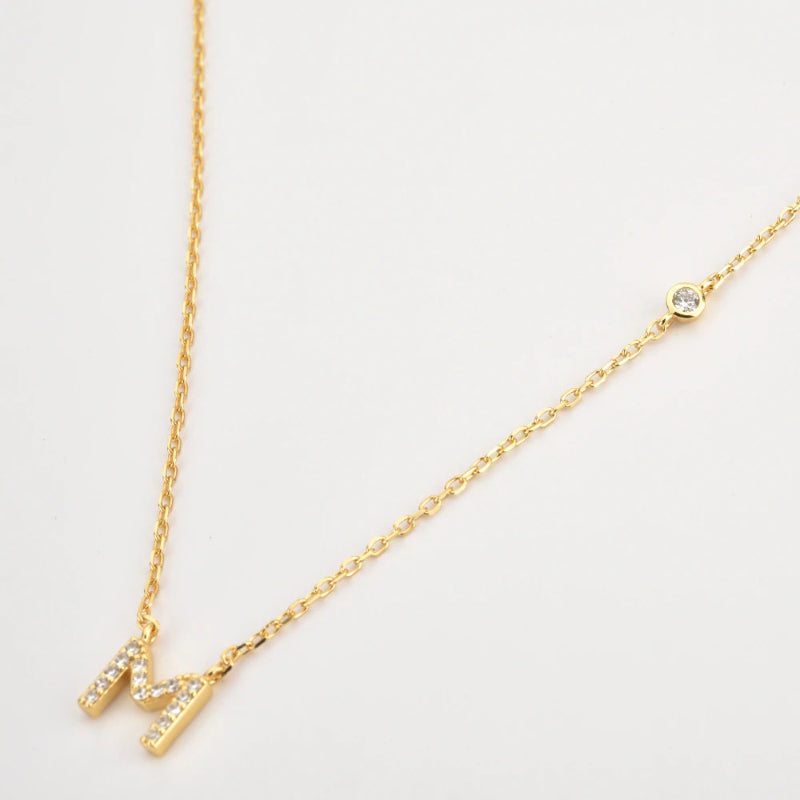Personalisierte Halsketten mit Mini-Zirkon-Anfangsbuchstaben-Anhänger von A-Z