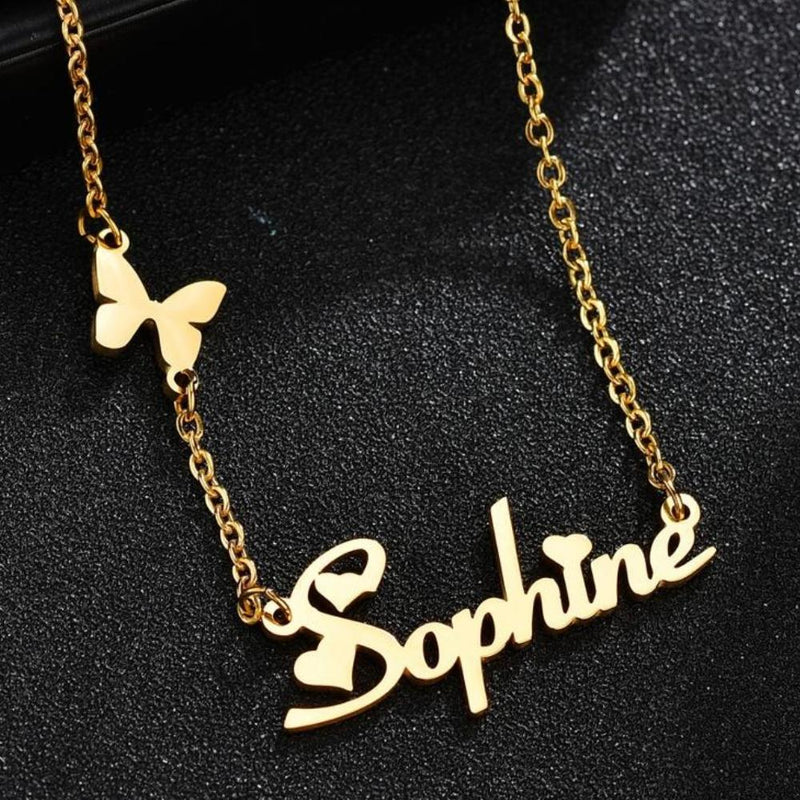 Personalisierte Namenskette mit Schmetterling und Herz