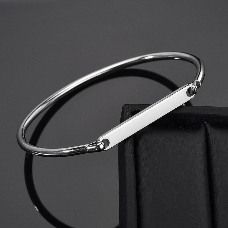 Personalisierter Name Minimalistischer Armreif