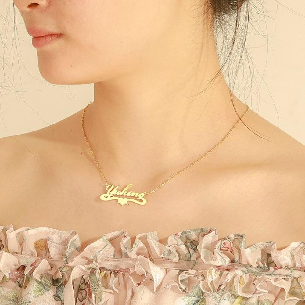 Personalisierte Halskette mit Namensanhänger – Geschenkidee