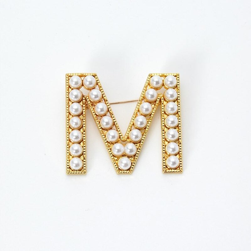 Personalisierte Retro Chic Perle besetzte Anfangsbuchstaben Brosche Pins