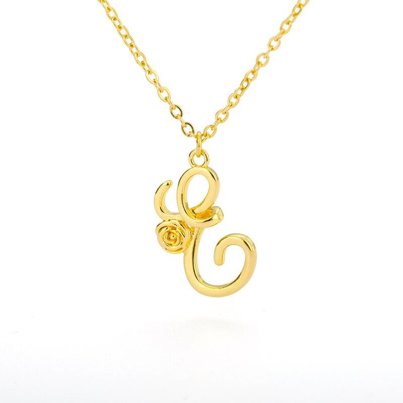 Personalisierte Halsketten mit Anhänger im Rosenblütenstil mit Anfangsbuchstaben A-Z