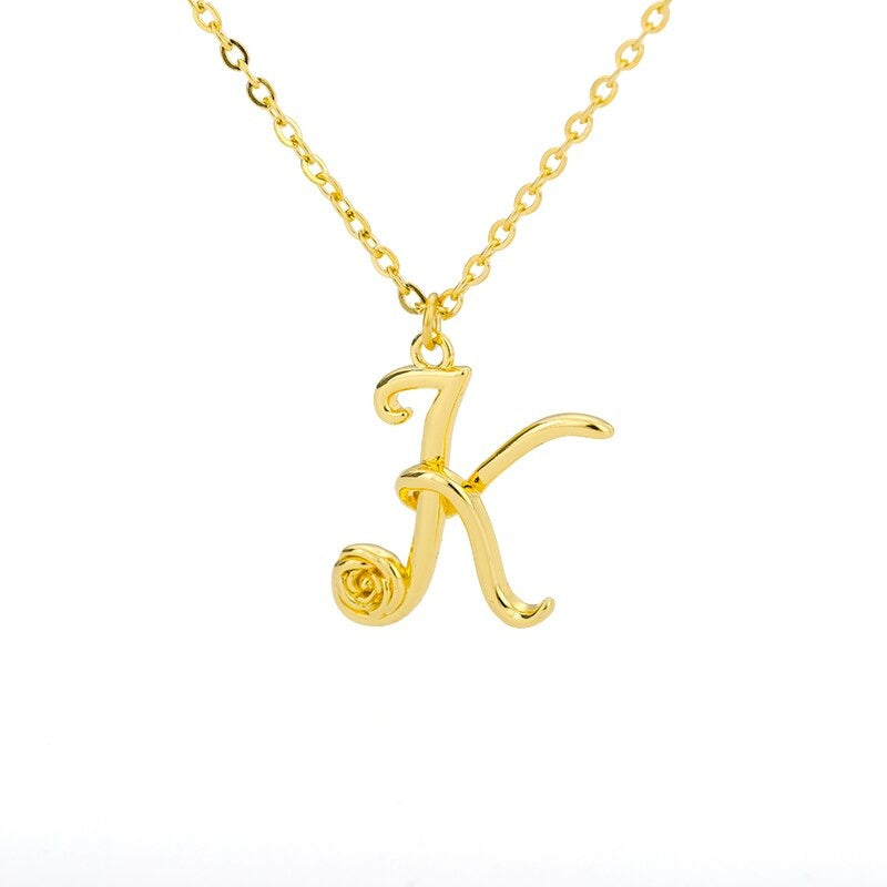 Personalisierte Halsketten mit Anhänger im Rosenblütenstil mit Anfangsbuchstaben A-Z