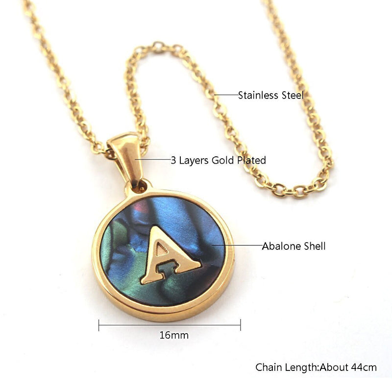 Personalisierte Halsketten mit rundem Muschel-Anfangsbuchstaben-Anhänger