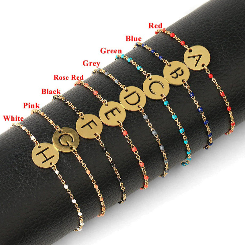 Personalisierte Charm-Perlenarmbänder aus Edelstahl mit Anfangsbuchstaben