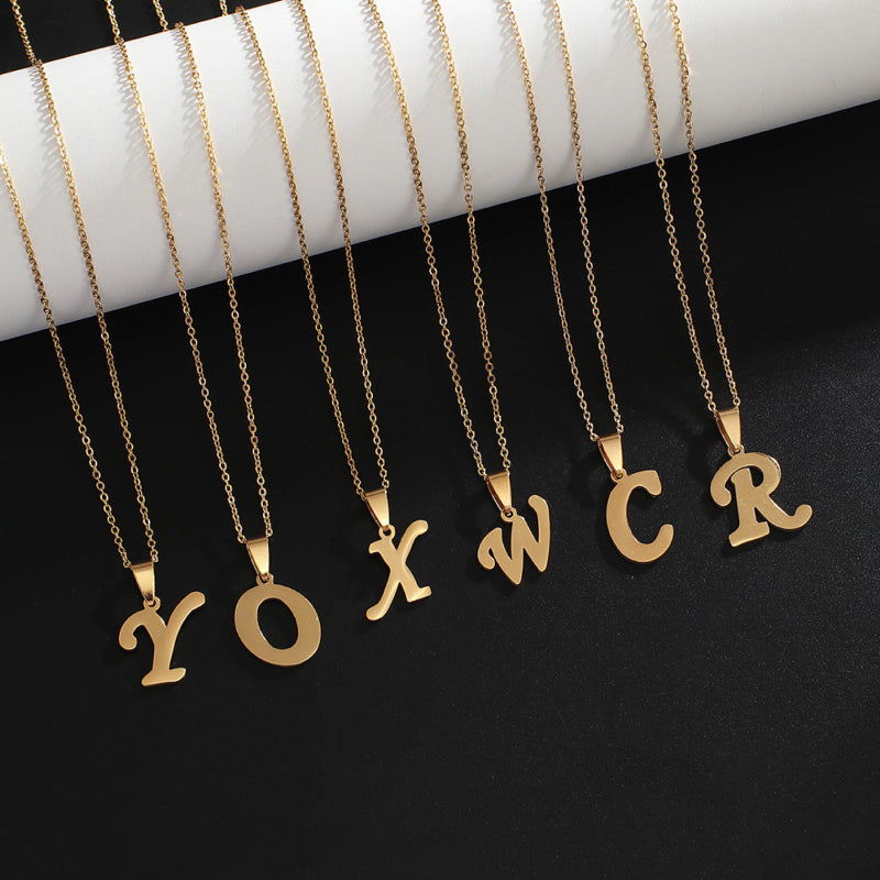 Personalisierte Halsketten mit dickem, kursivem Anfangsbuchstaben-Anhänger