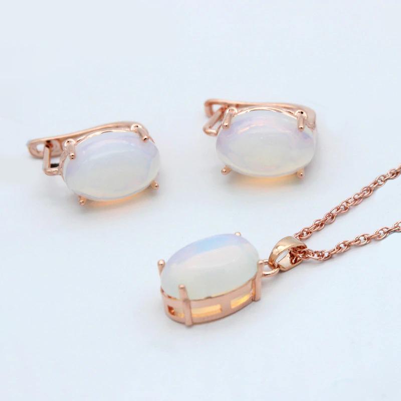 Edles Set aus Halskette und Ohrringen mit Strasssteinen